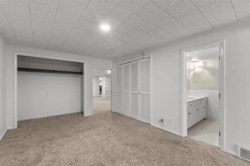 1331 Cape Rock Drive, Cape Girardeau, Missouri 63701, 3 Bedrooms Bedrooms, 6 Rooms Rooms,3 BathroomsBathrooms,Residential,For Sale,Cape Rock,MAR24033410