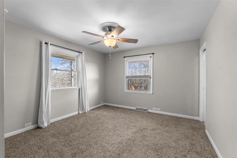 1331 Cape Rock Drive, Cape Girardeau, Missouri 63701, 3 Bedrooms Bedrooms, 6 Rooms Rooms,3 BathroomsBathrooms,Residential,For Sale,Cape Rock,MAR24033410
