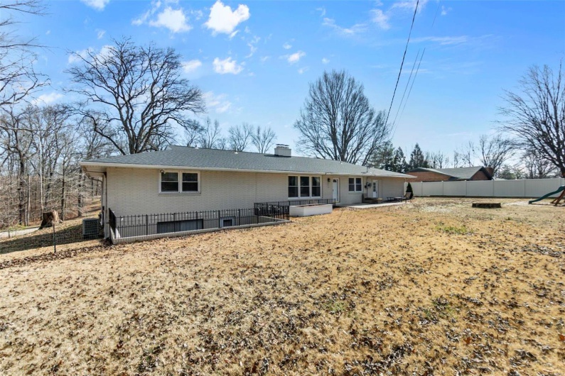 1331 Cape Rock Drive, Cape Girardeau, Missouri 63701, 3 Bedrooms Bedrooms, 6 Rooms Rooms,3 BathroomsBathrooms,Residential,For Sale,Cape Rock,MAR24033410