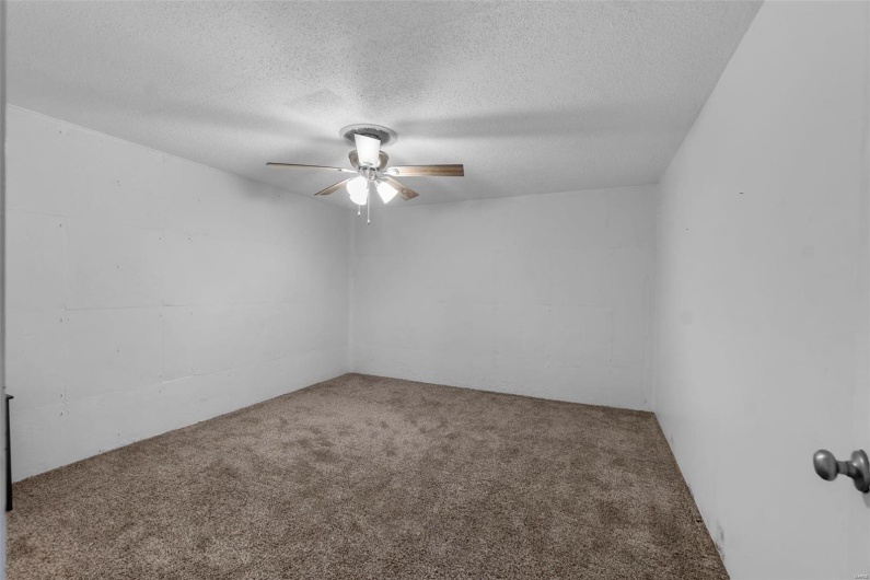 1331 Cape Rock Drive, Cape Girardeau, Missouri 63701, 3 Bedrooms Bedrooms, 6 Rooms Rooms,3 BathroomsBathrooms,Residential,For Sale,Cape Rock,MAR24033410