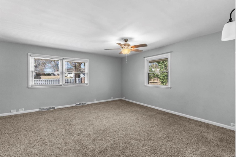 1331 Cape Rock Drive, Cape Girardeau, Missouri 63701, 3 Bedrooms Bedrooms, 6 Rooms Rooms,3 BathroomsBathrooms,Residential,For Sale,Cape Rock,MAR24033410