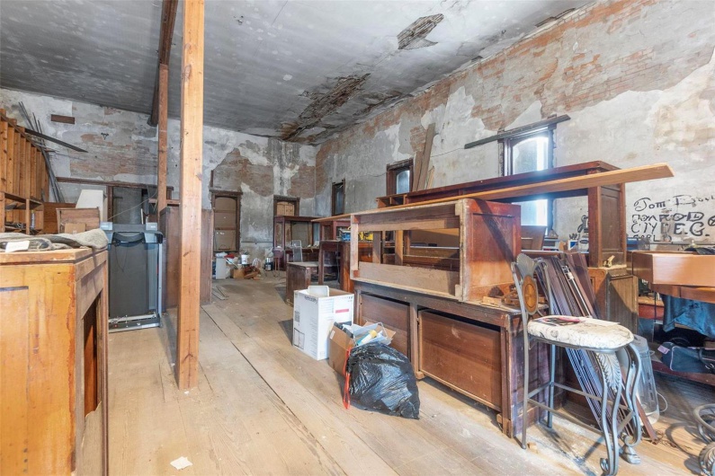 100 N Courthouse Square, Kennett, Missouri 63857, ,Commercial Sale,For Sale,N Courthouse Square,MAR24050342