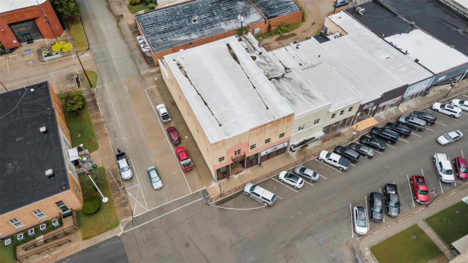 100 N Courthouse Square, Kennett, Missouri 63857, ,Commercial Sale,For Sale,N Courthouse Square,MAR24050342