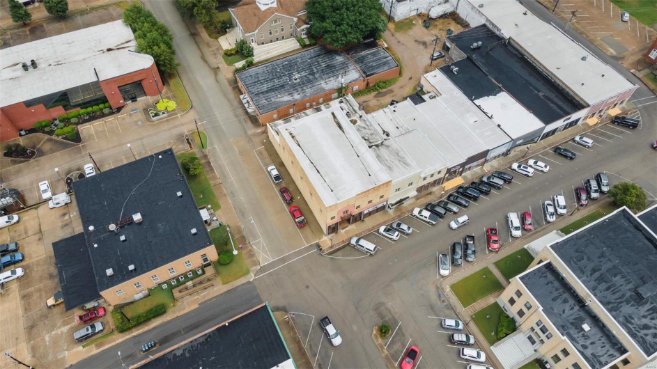 100 N Courthouse Square, Kennett, Missouri 63857, ,Commercial Sale,For Sale,N Courthouse Square,MAR24050342