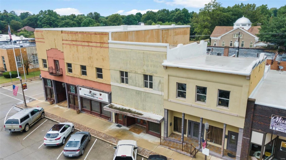 100 N Courthouse Square, Kennett, Missouri 63857, ,Commercial Sale,For Sale,N Courthouse Square,MAR24050342