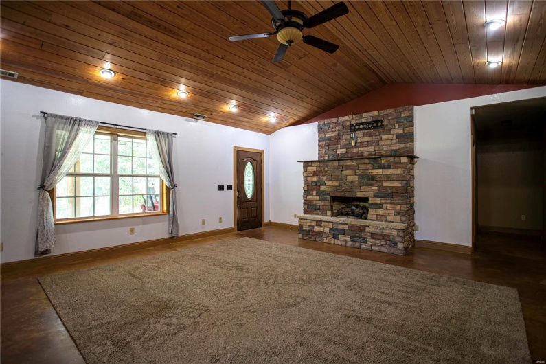 17800 County Road 527, Bloomfield, Missouri 63825, 2 Bedrooms Bedrooms, 10 Rooms Rooms,3 BathroomsBathrooms,Residential,For Sale,County Road 527,MAR24050032