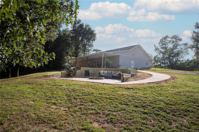 17800 County Road 527, Bloomfield, Missouri 63825, 2 Bedrooms Bedrooms, 10 Rooms Rooms,3 BathroomsBathrooms,Residential,For Sale,County Road 527,MAR24050032