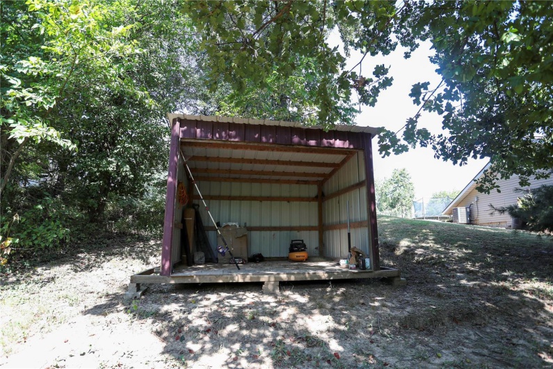 17800 County Road 527, Bloomfield, Missouri 63825, 2 Bedrooms Bedrooms, 10 Rooms Rooms,3 BathroomsBathrooms,Residential,For Sale,County Road 527,MAR24050032