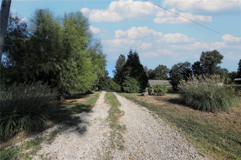 17800 County Road 527, Bloomfield, Missouri 63825, 2 Bedrooms Bedrooms, 10 Rooms Rooms,3 BathroomsBathrooms,Residential,For Sale,County Road 527,MAR24050032