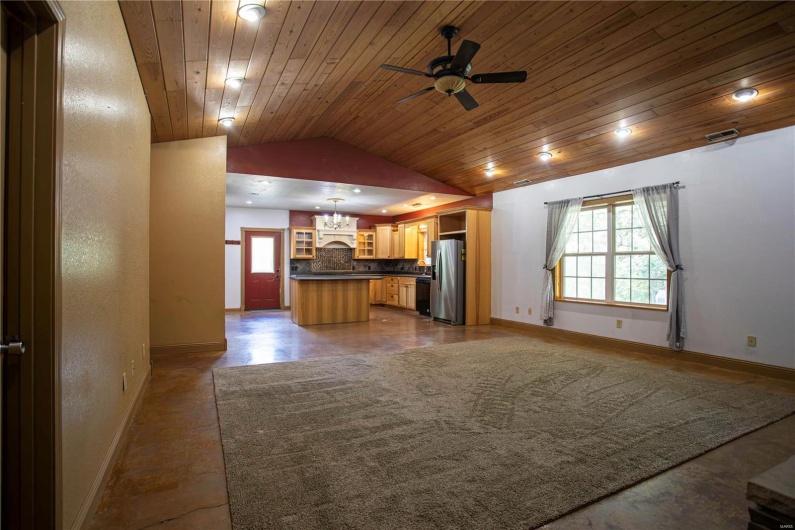17800 County Road 527, Bloomfield, Missouri 63825, 2 Bedrooms Bedrooms, 10 Rooms Rooms,3 BathroomsBathrooms,Residential,For Sale,County Road 527,MAR24050032
