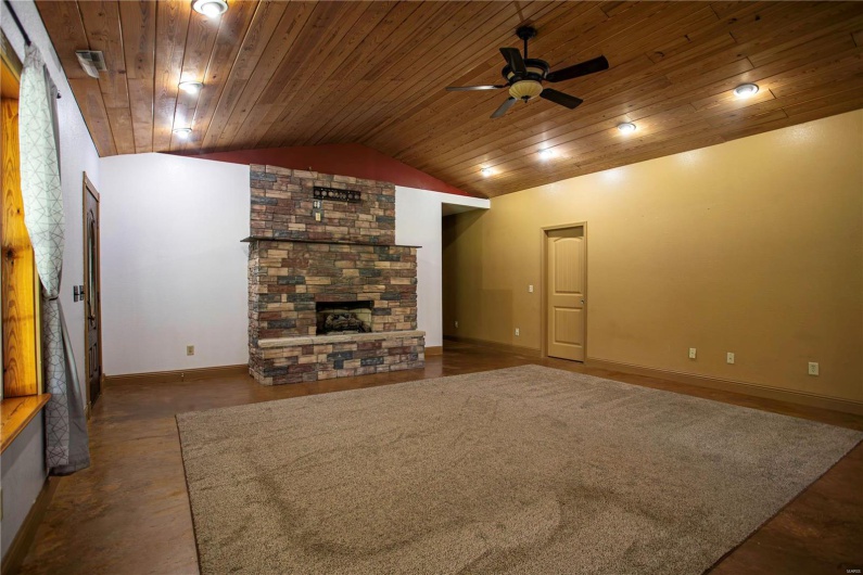17800 County Road 527, Bloomfield, Missouri 63825, 2 Bedrooms Bedrooms, 10 Rooms Rooms,3 BathroomsBathrooms,Residential,For Sale,County Road 527,MAR24050032