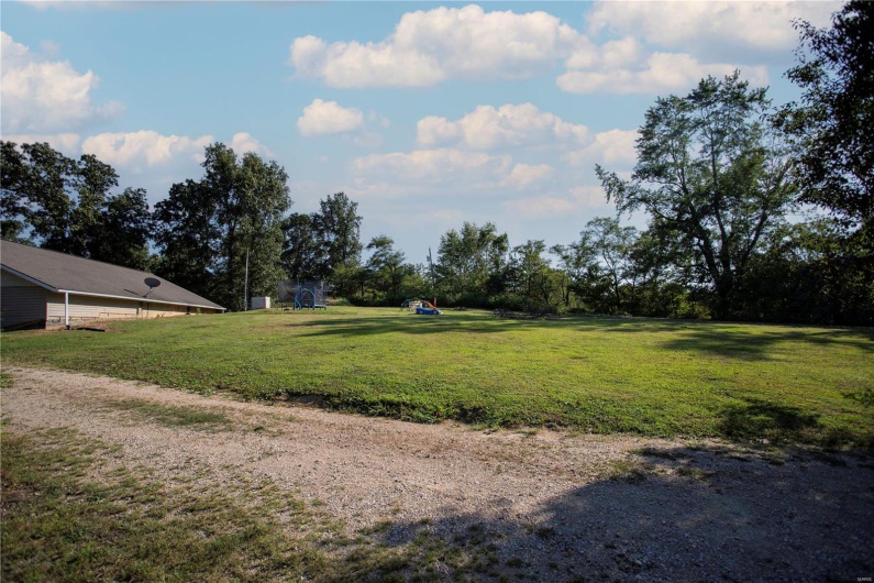 17800 County Road 527, Bloomfield, Missouri 63825, 2 Bedrooms Bedrooms, 10 Rooms Rooms,3 BathroomsBathrooms,Residential,For Sale,County Road 527,MAR24050032