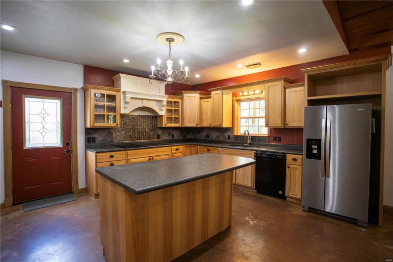17800 County Road 527, Bloomfield, Missouri 63825, 2 Bedrooms Bedrooms, 10 Rooms Rooms,3 BathroomsBathrooms,Residential,For Sale,County Road 527,MAR24050032
