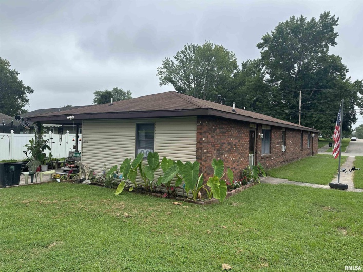 2202 ILLINOIS Avenue, Murphysboro, Illinois 62966, 0 , 0 ,0,Residential Income,For Sale,ILLINOIS,0,RMAEB454637