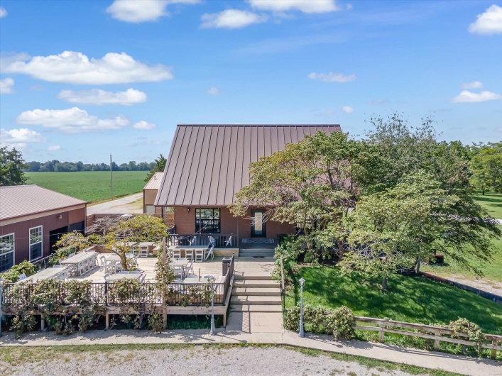 1522 W Market, Red Bud, Illinois 62278, ,Commercial Sale,For Sale,W Market,MAR24051830