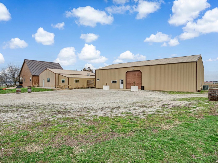 1522 W Market, Red Bud, Illinois 62278, ,Commercial Sale,For Sale,W Market,MAR24051830