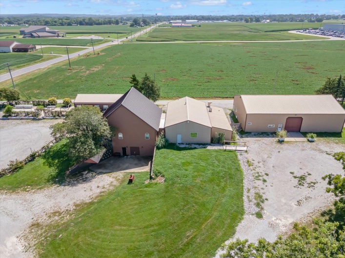 1522 W Market, Red Bud, Illinois 62278, ,Commercial Sale,For Sale,W Market,MAR24051830