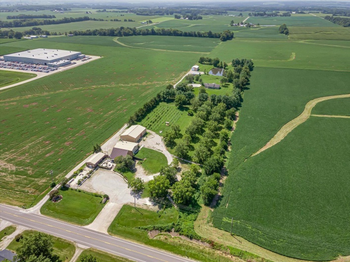 1522 W Market, Red Bud, Illinois 62278, ,Commercial Sale,For Sale,W Market,MAR24051830