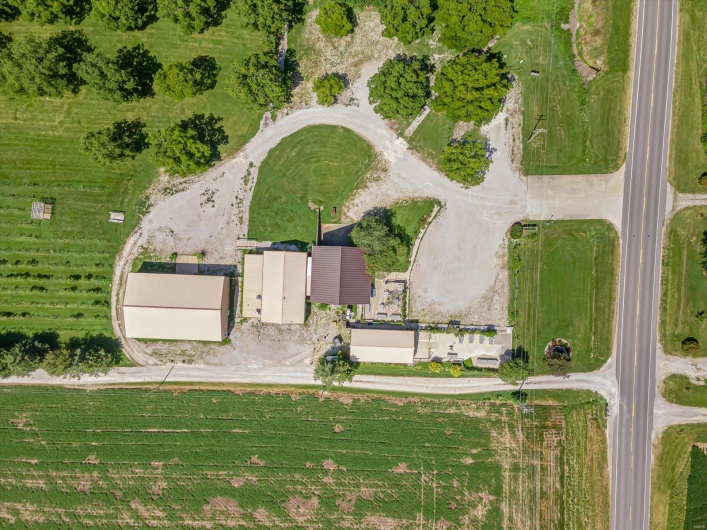 1522 W Market, Red Bud, Illinois 62278, ,Commercial Sale,For Sale,W Market,MAR24051830
