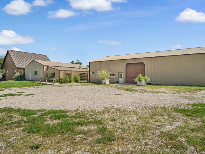 1522 W Market, Red Bud, Illinois 62278, ,Commercial Sale,For Sale,W Market,MAR24051830