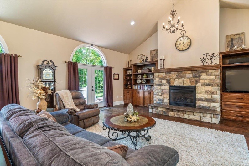 6889 Hwy F, Farmington, Missouri 63640, 3 Bedrooms Bedrooms, 8 Rooms Rooms,4 BathroomsBathrooms,Residential,For Sale,Hwy F,MAR24051300