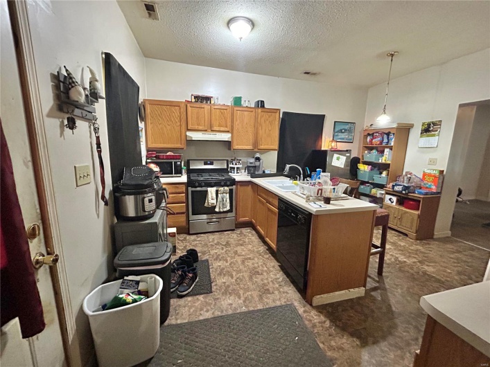 410 Main Street, Red Bud, Illinois 62278, 6 Bedrooms Bedrooms, 10 Rooms Rooms,2 BathroomsBathrooms,Residential,For Sale,Main,MAR24052431