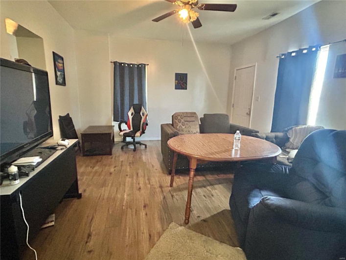 410 Main Street, Red Bud, Illinois 62278, 6 Bedrooms Bedrooms, 10 Rooms Rooms,2 BathroomsBathrooms,Residential,For Sale,Main,MAR24052431
