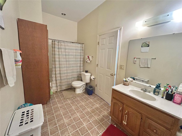 410 Main Street, Red Bud, Illinois 62278, 6 Bedrooms Bedrooms, 10 Rooms Rooms,2 BathroomsBathrooms,Residential,For Sale,Main,MAR24052431