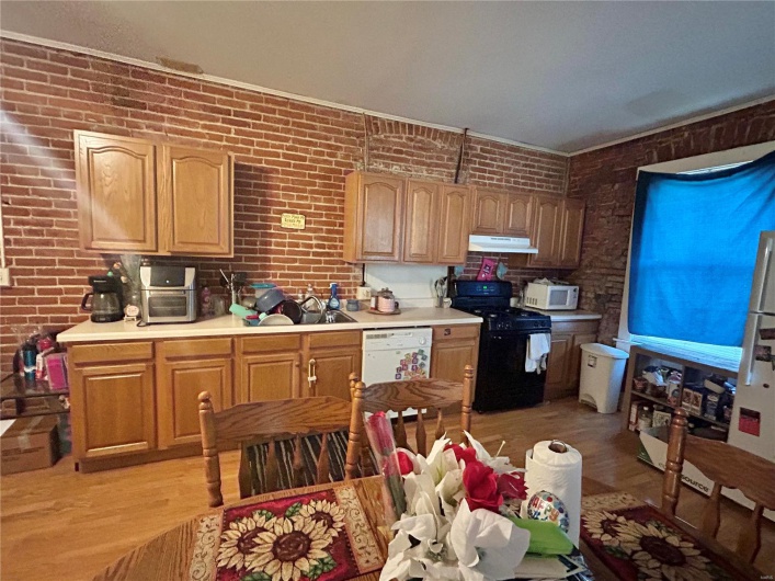 410 Main Street, Red Bud, Illinois 62278, 6 Bedrooms Bedrooms, 10 Rooms Rooms,2 BathroomsBathrooms,Residential,For Sale,Main,MAR24052431