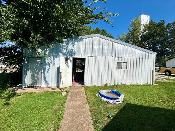 410 Main Street, Red Bud, Illinois 62278, 6 Bedrooms Bedrooms, 10 Rooms Rooms,2 BathroomsBathrooms,Residential,For Sale,Main,MAR24052431