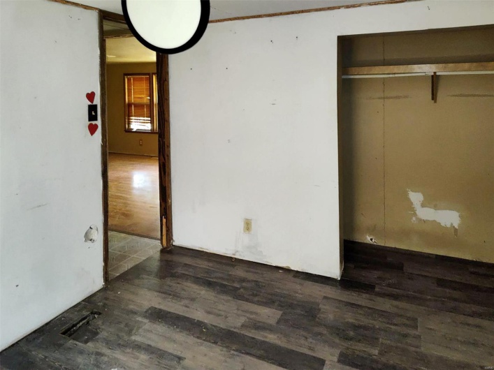 1385 Parkway Drive, Bismarck, Missouri 63624, 2 Bedrooms Bedrooms, 5 Rooms Rooms,1 BathroomBathrooms,Residential,For Sale,Parkway,MAR24053046