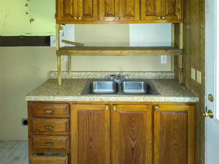 1385 Parkway Drive, Bismarck, Missouri 63624, 2 Bedrooms Bedrooms, 5 Rooms Rooms,1 BathroomBathrooms,Residential,For Sale,Parkway,MAR24053046