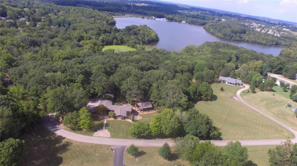 Drone Picture showing proximity to Perry County Lake