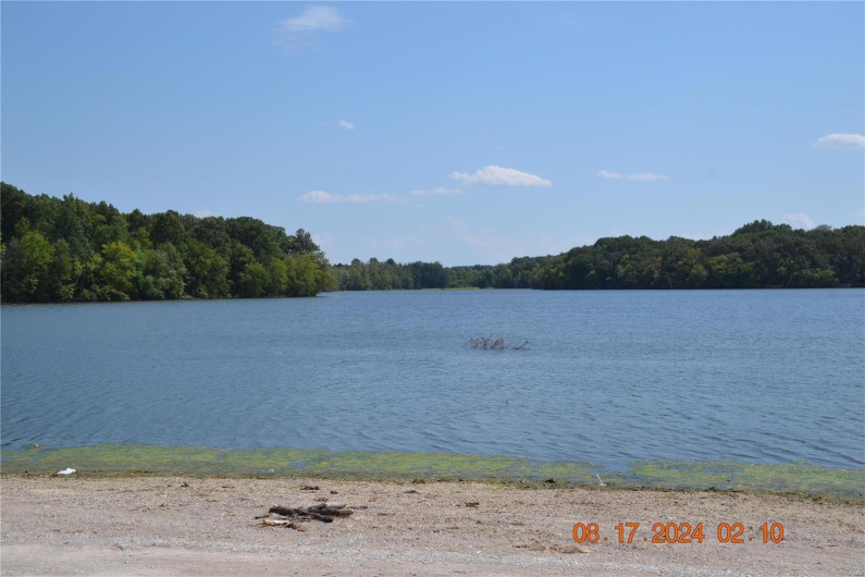 Perry County Lake minutes away