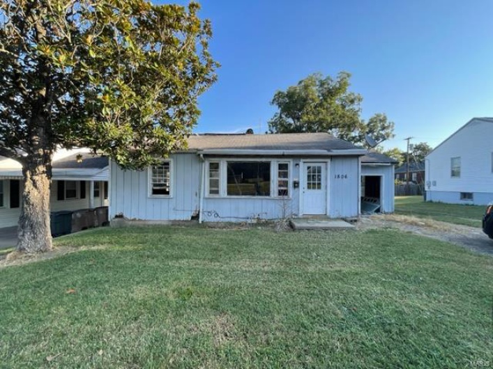 1806 William Ave, Cape Girardeau, Missouri 63703, 2 Bedrooms Bedrooms, 4 Rooms Rooms,1 BathroomBathrooms,Residential,For Sale,William Ave,MAR24052981