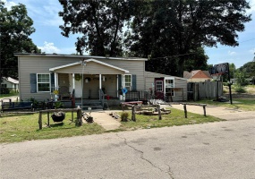 105 West Fifth, Kennett, Missouri 63857, 2 Bedrooms Bedrooms, 5 Rooms Rooms,1 BathroomBathrooms,Residential,For Sale,West Fifth,MAR24053826