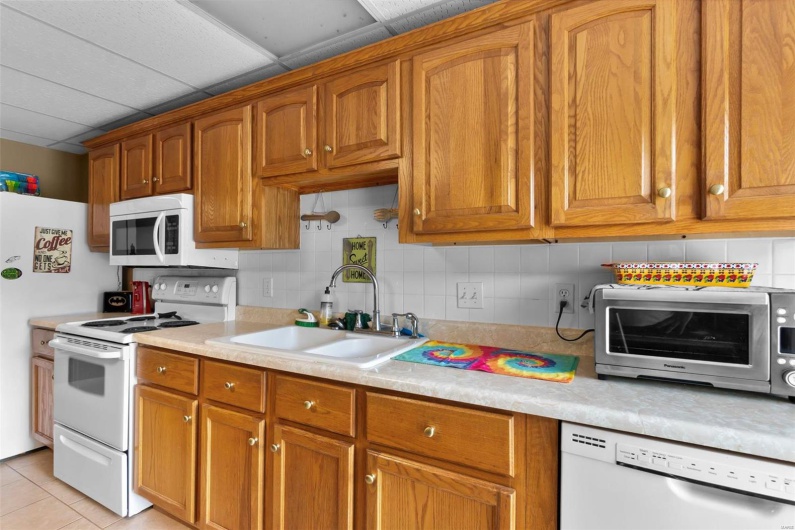 1207 County Road 649, Cape Girardeau, Missouri 63701, 4 Bedrooms Bedrooms, 9 Rooms Rooms,3 BathroomsBathrooms,Residential,For Sale,County Road 649,MAR24053005