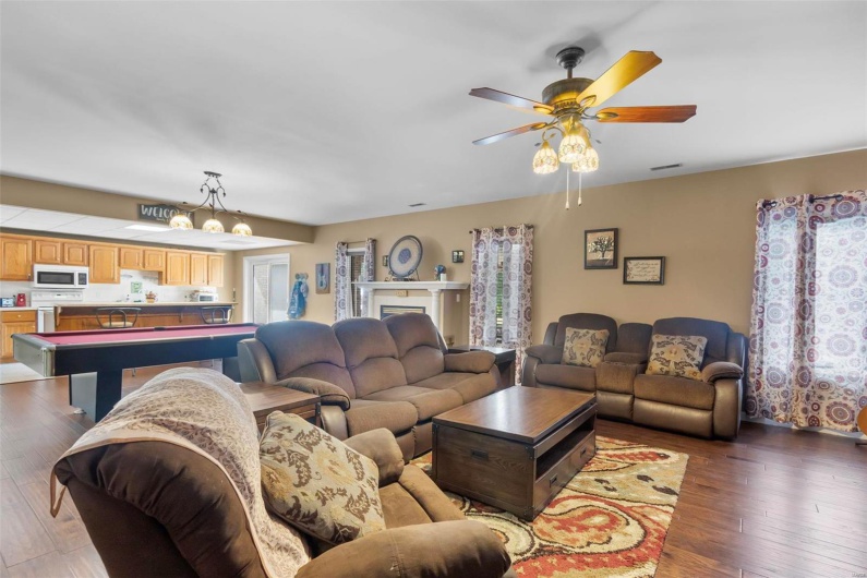 1207 County Road 649, Cape Girardeau, Missouri 63701, 4 Bedrooms Bedrooms, 9 Rooms Rooms,3 BathroomsBathrooms,Residential,For Sale,County Road 649,MAR24053005