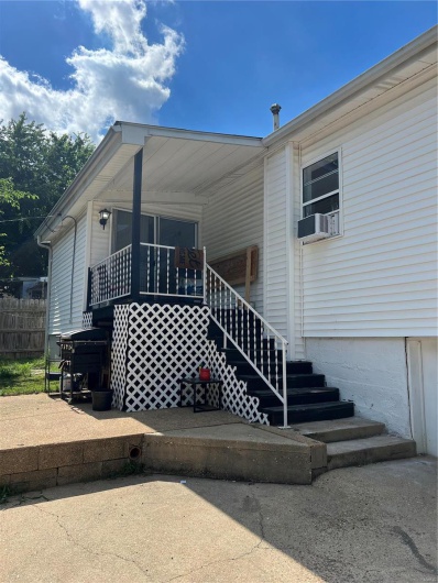 1106 West Harper, Poplar Bluff, Missouri 63901, 3 Bedrooms Bedrooms, 8 Rooms Rooms,1 BathroomBathrooms,Residential,For Sale,West Harper,MAR24037374