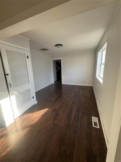 1106 West Harper, Poplar Bluff, Missouri 63901, 3 Bedrooms Bedrooms, 8 Rooms Rooms,1 BathroomBathrooms,Residential,For Sale,West Harper,MAR24037374