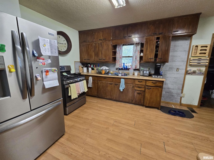2103 WALNUT Street, Murphysboro, Illinois 62966, 4 Bedrooms Bedrooms, 0 ,2 BathroomsBathrooms,Residential,For Sale,WALNUT,0,RMAEB454888