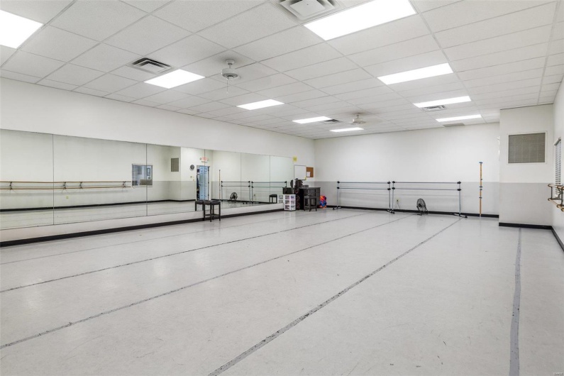 2 Columbia Street, Farmington, Missouri 63640, ,Commercial Sale,For Sale,Columbia,MAR24054258