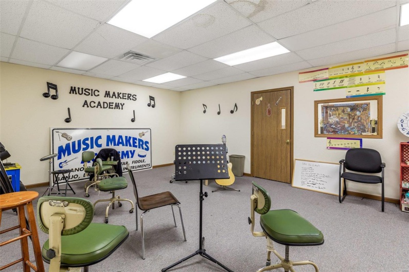 2 Columbia Street, Farmington, Missouri 63640, ,Commercial Sale,For Sale,Columbia,MAR24054258