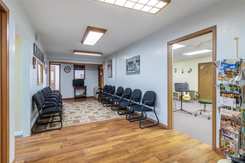 2 Columbia Street, Farmington, Missouri 63640, ,Commercial Sale,For Sale,Columbia,MAR24054258