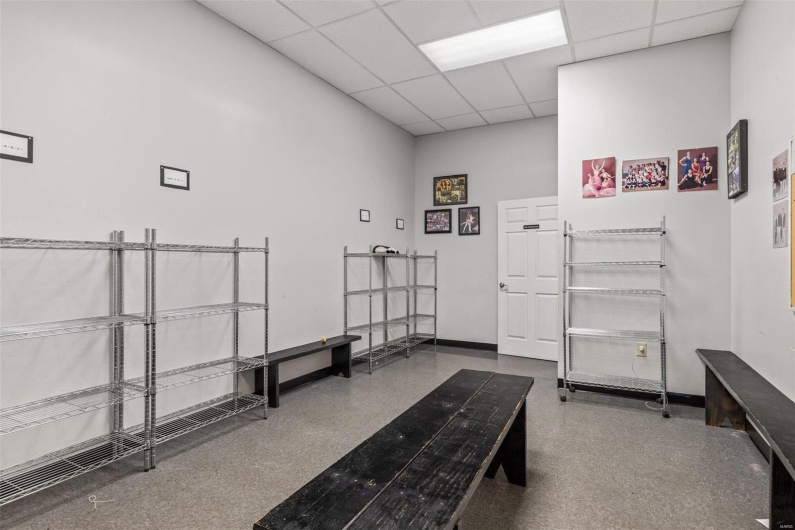 2 Columbia Street, Farmington, Missouri 63640, ,Commercial Sale,For Sale,Columbia,MAR24054258