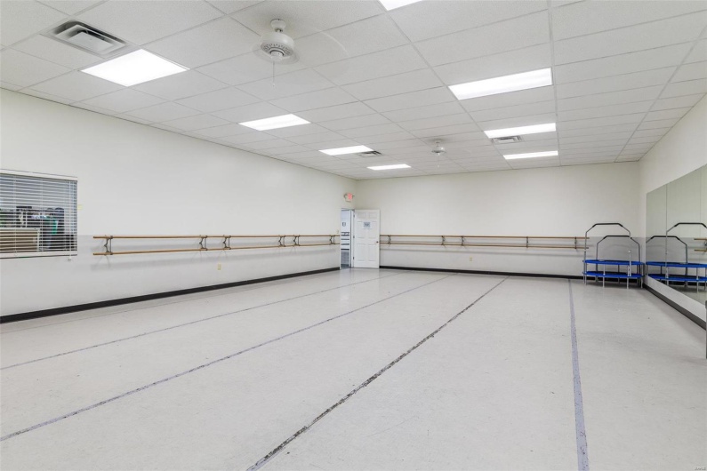 2 Columbia Street, Farmington, Missouri 63640, ,Commercial Sale,For Sale,Columbia,MAR24054258