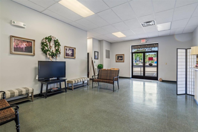 2 Columbia Street, Farmington, Missouri 63640, ,Commercial Sale,For Sale,Columbia,MAR24054258