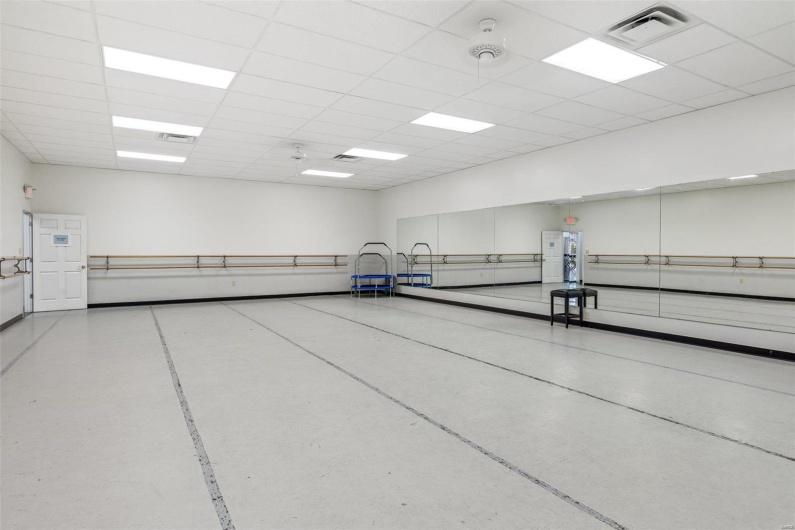 2 Columbia Street, Farmington, Missouri 63640, ,Commercial Sale,For Sale,Columbia,MAR24054258