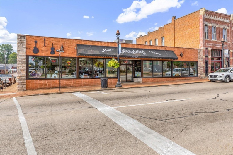 2 Columbia Street, Farmington, Missouri 63640, ,Commercial Sale,For Sale,Columbia,MAR24054258