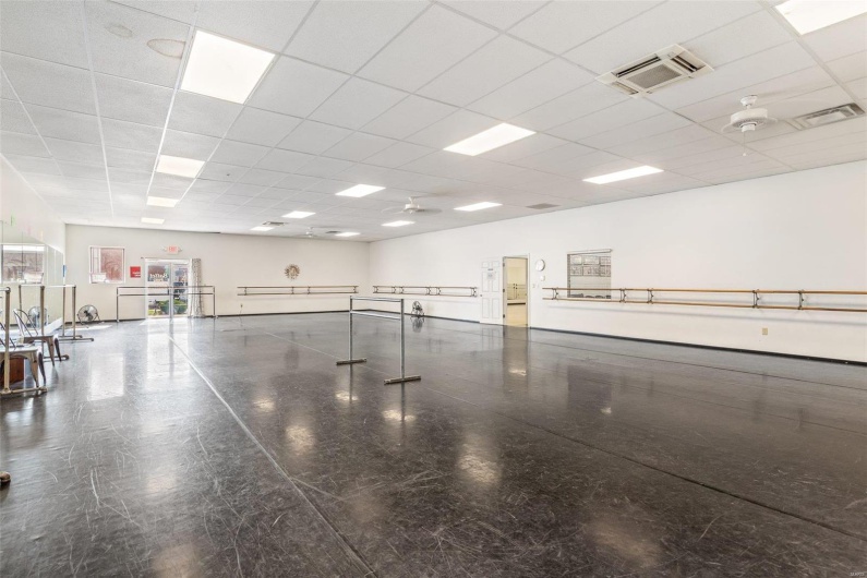 2 Columbia Street, Farmington, Missouri 63640, ,Commercial Sale,For Sale,Columbia,MAR24054258